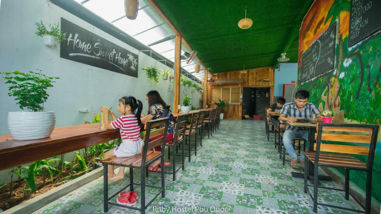 Ruby Phu Quoc Hostel Exteriör bild