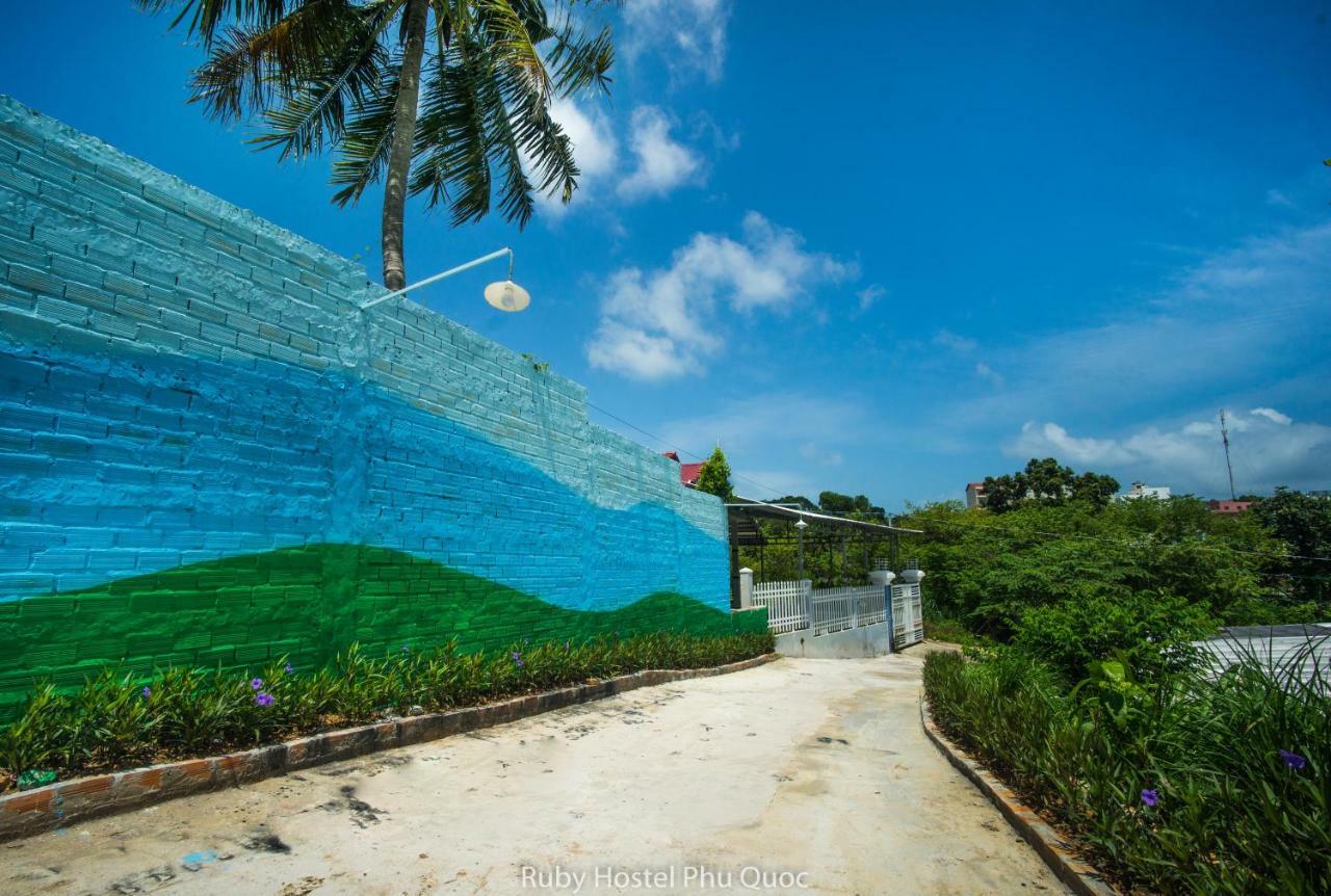 Ruby Phu Quoc Hostel Exteriör bild
