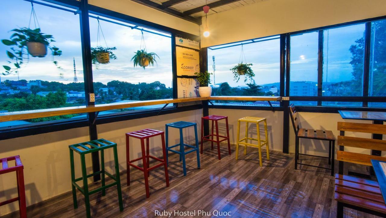 Ruby Phu Quoc Hostel Exteriör bild