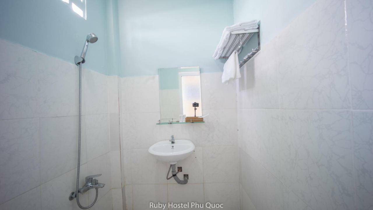 Ruby Phu Quoc Hostel Exteriör bild